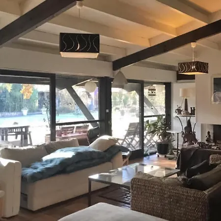4 Bedroom Beautiful In Holiday home *