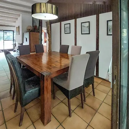 4 Bedroom Beautiful In Mérignac